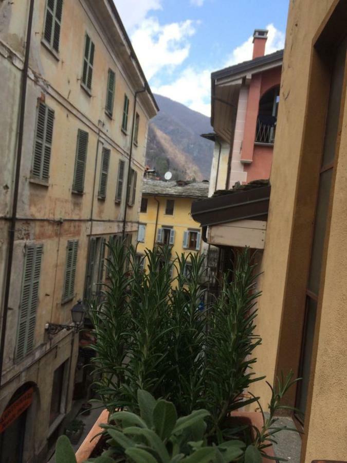 Casa Nel Centro Storico Daire Varallo Dış mekan fotoğraf