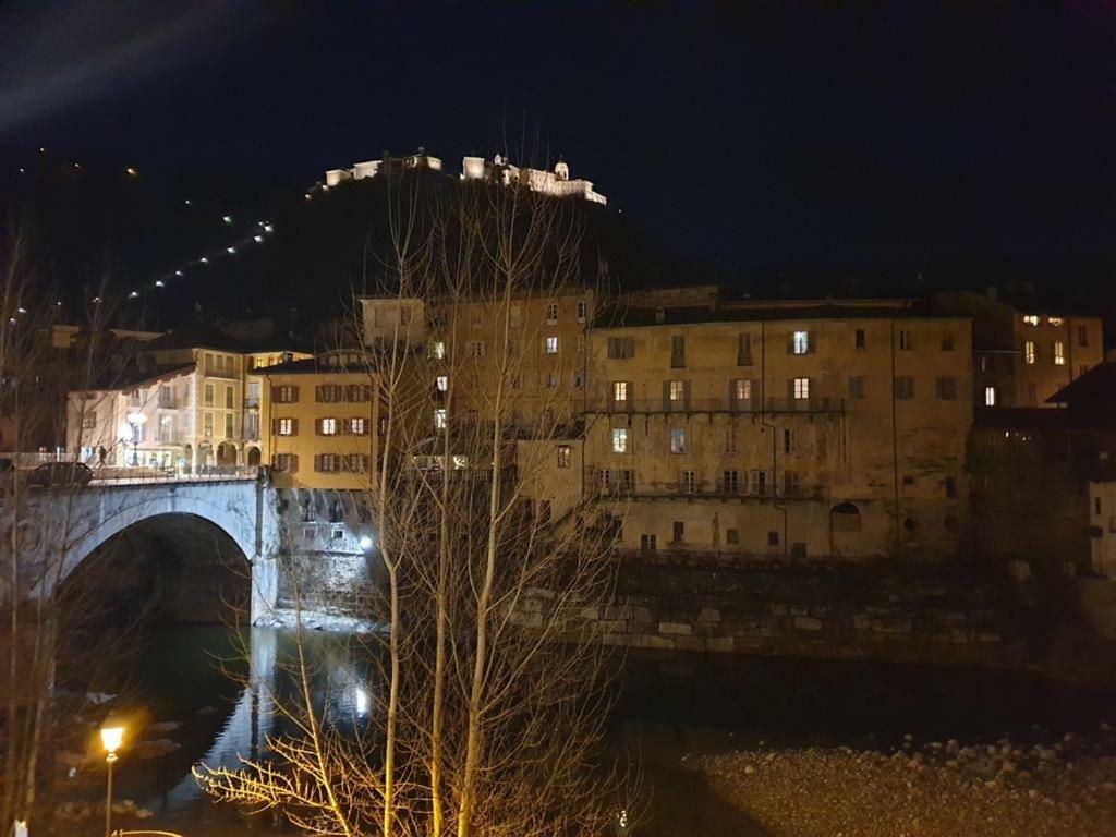 Casa Nel Centro Storico Daire Varallo Dış mekan fotoğraf